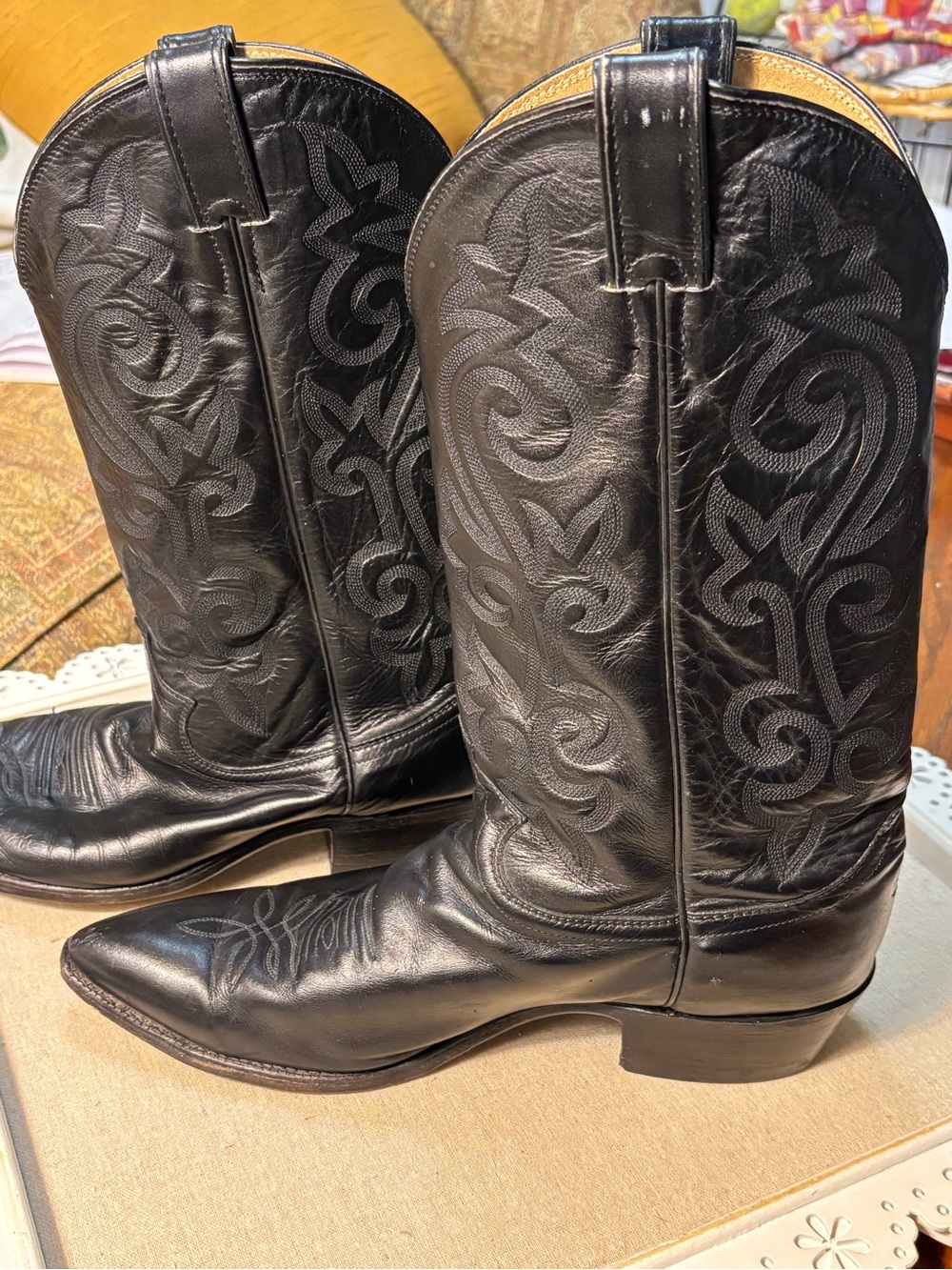 Justin Black Leather 13 Inch Boots. Black Stitch design . Men’s Size 11.